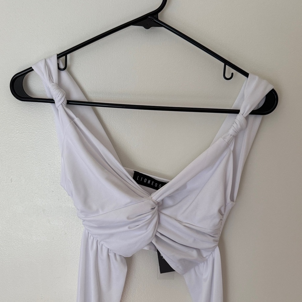Lioness White Knotted Sleeveless Wrap Top. NWT size small